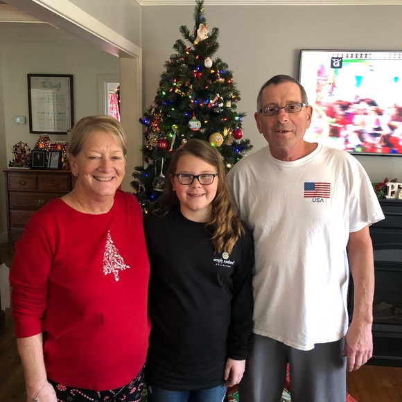 Welcome to my closet! My name is Harriet - Picture 13 of 16